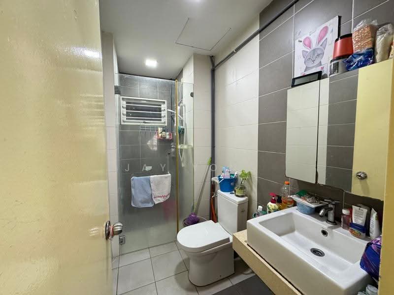 Kondominium untuk Dijual di First Residence (Residensi Unggul) - Jay Yong - Bathroom - PropertyGuru.com.my