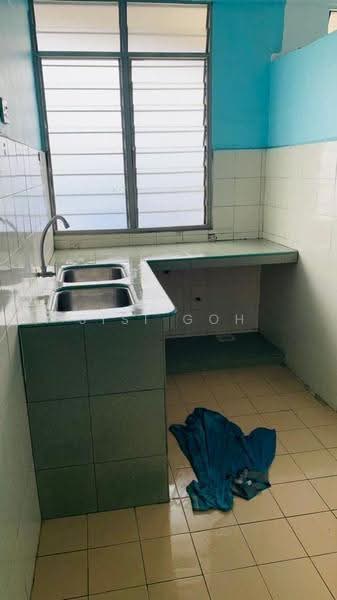Flat for Rent at Desa Mentari Flat (Block 6) - Sisi Goh - Kitchen - PropertyGuru.com.my