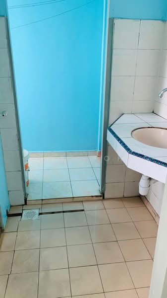Flat for Rent at Desa Mentari Flat (Block 6) - Sisi Goh - Bathroom - PropertyGuru.com.my