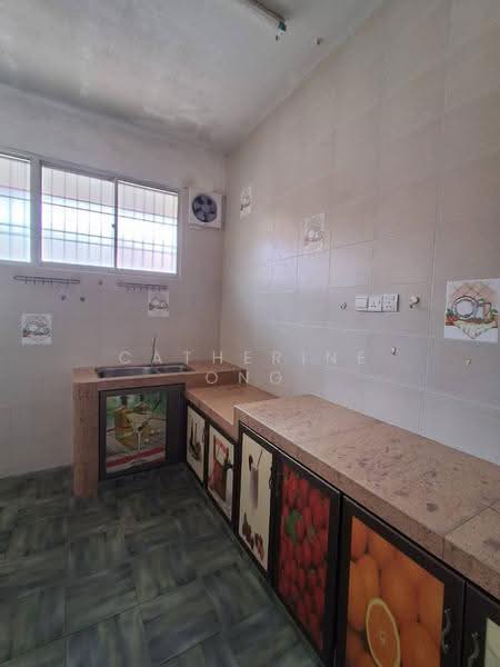 1-storey Terraced House for Sale in Taman Impian Emas (Skudai) - Catherine Ong - Kitchen - PropertyGuru.com.my