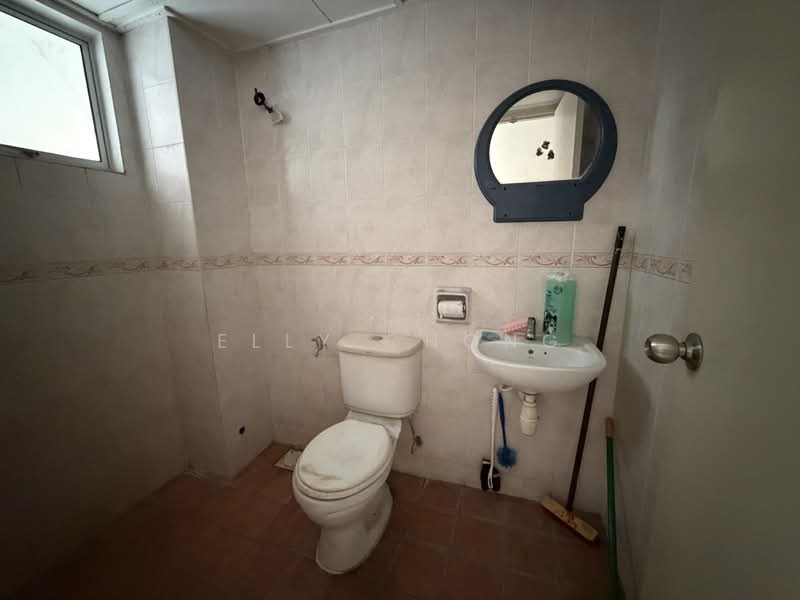 Townhouse for Sale in Taman Lagenda Mas (Cheras) - Elly Chong - Bathroom - PropertyGuru.com.my