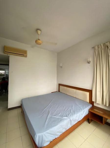 Kondominium untuk Disewa di Gurney Park Condominium - Jeanie Lim - Bedroom - PropertyGuru.com.my