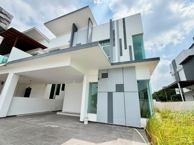 Rumah Berkembar untuk Dijual di Nusa Duta (Iskandar Puteri (Nusajaya)) - Janice . - Exterior - PropertyGuru.com.my