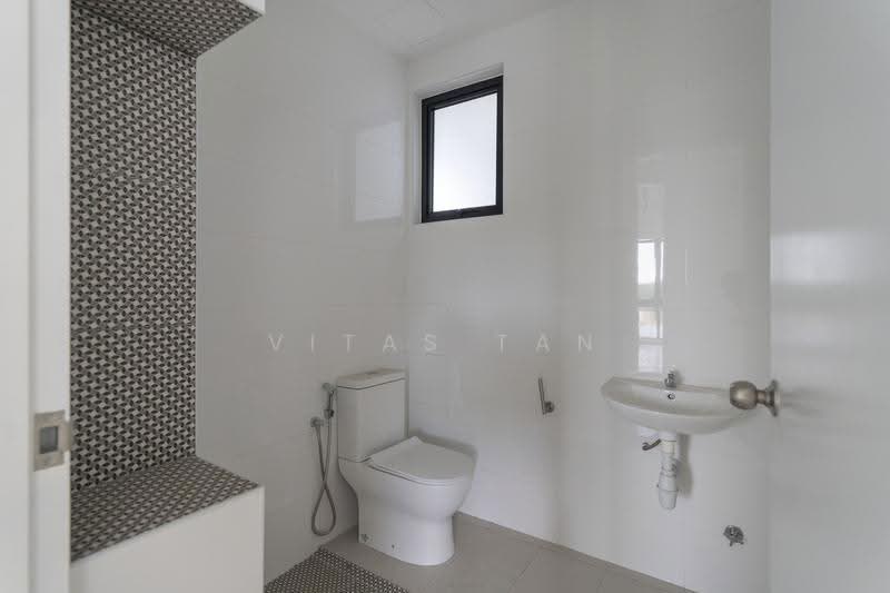 Rumah Bandar untuk Dijual di Setia Alam (Selangor) - Vitas Tan - Bathroom - PropertyGuru.com.my