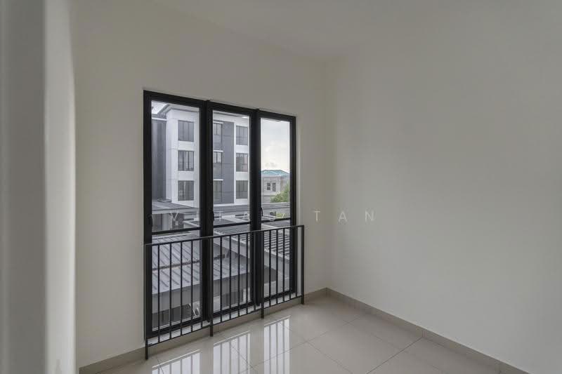 Rumah Bandar untuk Dijual di Setia Alam (Selangor) - Vitas Tan - View - PropertyGuru.com.my