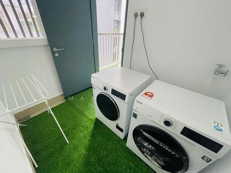 Kondominium untuk Disewa di One Cochrane Residence - May Liong - Balcony - PropertyGuru.com.my
