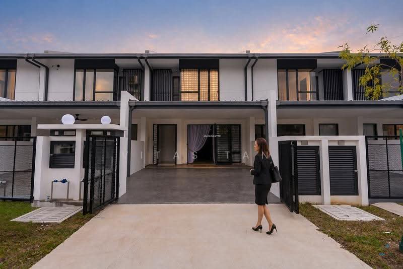 2-storey Terraced House for Sale in Bandar Bukit Raja (Klang) - Vitas Tan - Exterior - PropertyGuru.com.my