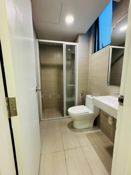 Kediaman Servis untuk Dijual di Serviced Residence @ Fera Residence @ The Quartz WM - ChaoLim . - Bathroom - PropertyGuru.com.my