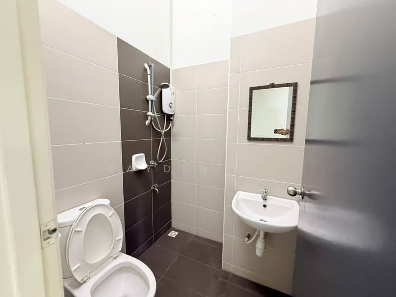 2-storey Terraced House for Sale in Mutiara Rini (Skudai) - Kayden Beh - Bathroom - PropertyGuru.com.my