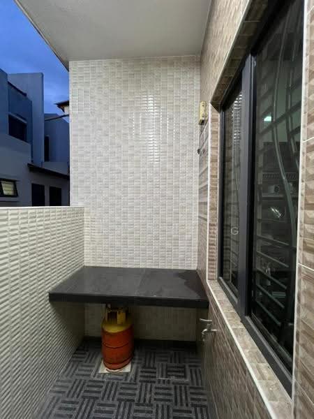 Rumah Teres 2-Tingkat untuk Dijual di Kajang East (Semenyih) - Elly Chong - Balcony - PropertyGuru.com.my