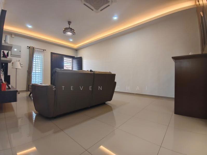 Semi-Detached House for Sale in Rambai Jaya (Bukit Rambai) - Steven Chai - Living Room - PropertyGuru.com.my