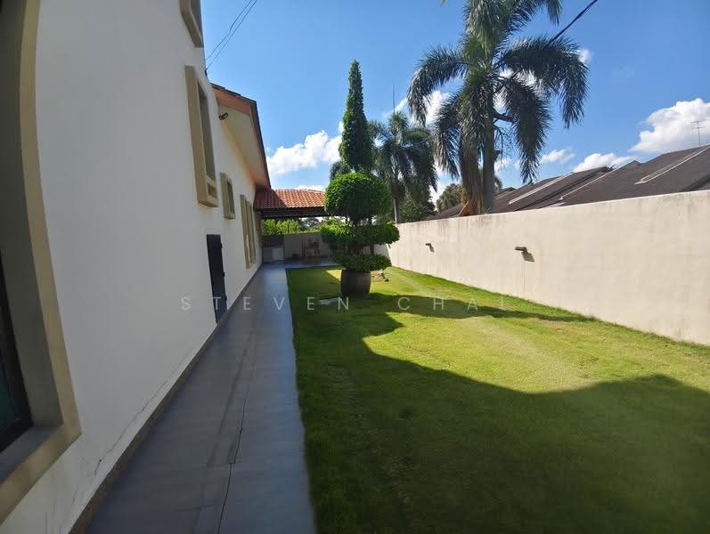 Semi-Detached House for Sale in Rambai Jaya (Bukit Rambai) - Steven Chai - Exterior - PropertyGuru.com.my
