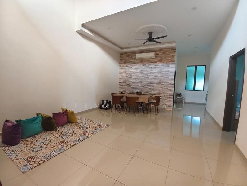 Semi-Detached House for Sale in Rambai Jaya (Bukit Rambai) - Steven Chai - Living Room - PropertyGuru.com.my