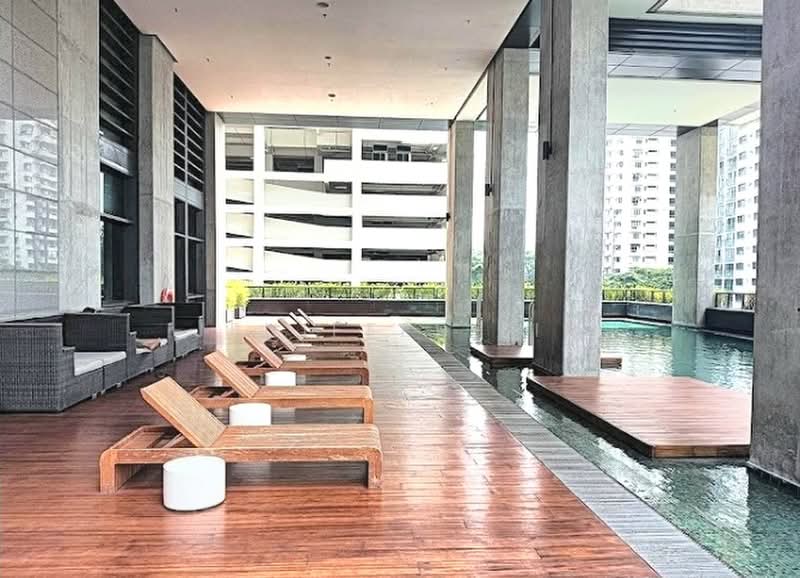 Kediaman Servis untuk Disewa di Arcoris SOHO - Jeniffer Lim - Pool - PropertyGuru.com.my