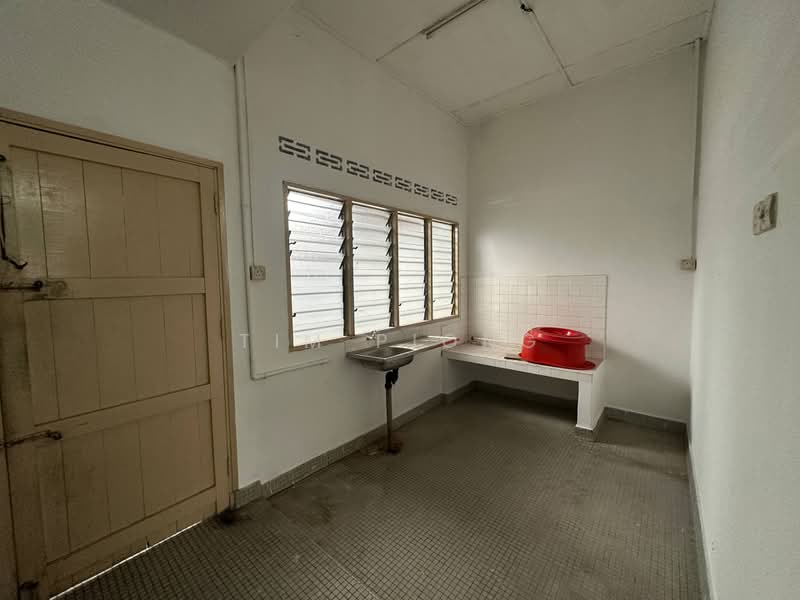 1-storey Terraced House for Sale in Taman Bukit Serindit (Melaka City) - Tim Piong - Kitchen - PropertyGuru.com.my
