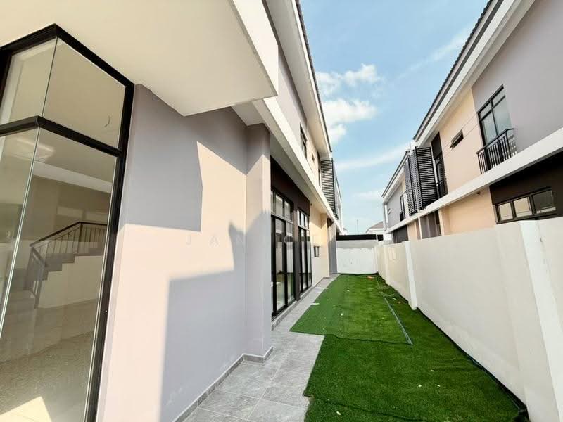 Rumah Kluster untuk Dijual di Austin Crest (Johor Bahru) - Janice . - Exterior - PropertyGuru.com.my