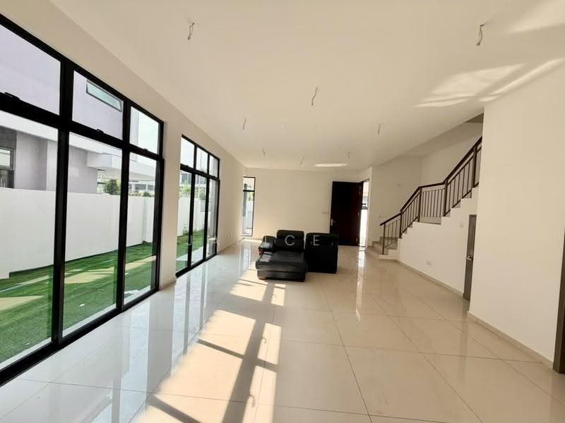 Rumah Kluster untuk Dijual di Austin Crest (Johor Bahru) - Janice . - Living Room - PropertyGuru.com.my
