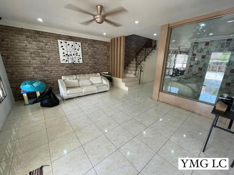 2-storey Terraced House for Rent in Setia Impian (Setia Alam) - Louis Chan - Living Room - PropertyGuru.com.my