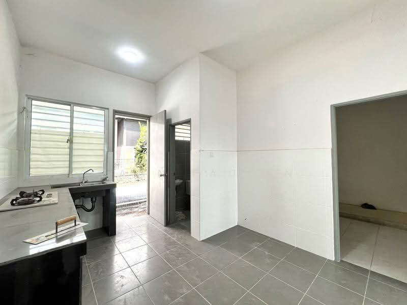 Rumah Teres 2-Tingkat untuk Dijual di Serendah (Selangor) - Zann Fauzan - Kitchen - PropertyGuru.com.my