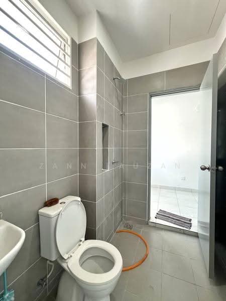 Rumah Teres 2-Tingkat untuk Dijual di Serendah (Selangor) - Zann Fauzan - Bathroom - PropertyGuru.com.my