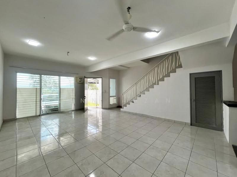 Rumah Teres 2-Tingkat untuk Dijual di Serendah (Selangor) - Zann Fauzan - Living Room - PropertyGuru.com.my