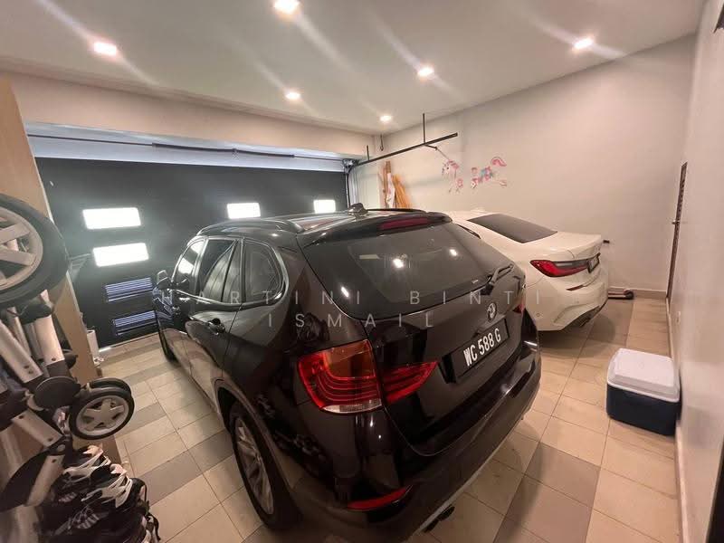 Rumah Teres 3-Tingkat untuk Dijual di Sepang (Selangor) - Hartini Binti Ismail - Garage - PropertyGuru.com.my