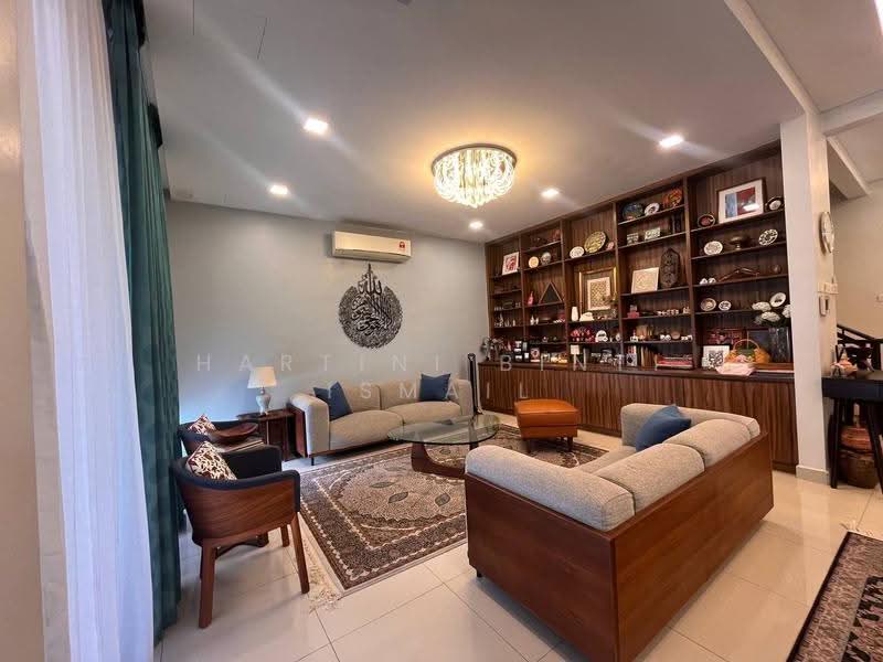 Rumah Teres 3-Tingkat untuk Dijual di Sepang (Selangor) - Hartini Binti Ismail - Living Room - PropertyGuru.com.my