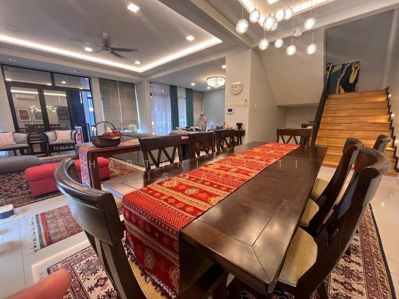 Rumah Teres 3-Tingkat untuk Dijual di Sepang (Selangor) - Hartini Binti Ismail - Dining Room - PropertyGuru.com.my