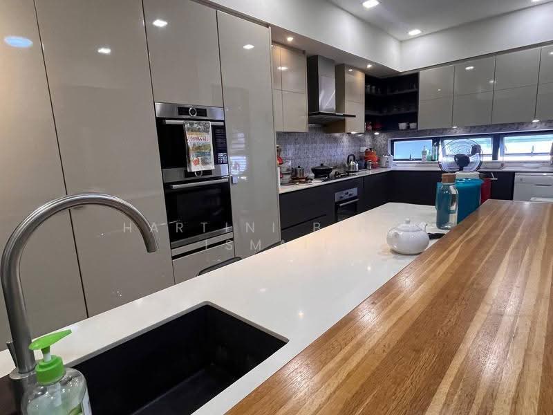 Rumah Teres 3-Tingkat untuk Dijual di Sepang (Selangor) - Hartini Binti Ismail - Kitchen - PropertyGuru.com.my