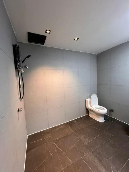 Bungalow House for Sale in Titiwangsa (Kuala Lumpur) - Hugo Gooi - Bathroom - PropertyGuru.com.my
