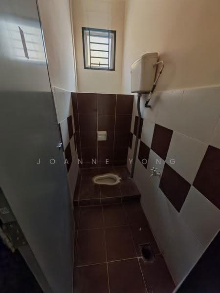 Shop / Office untuk Disewa di Taman Bestari Indah (Ulu Tiram) - JOANNE YONG - Bathroom - PropertyGuru.com.my