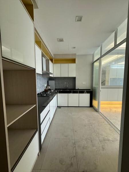 4.5-storey Terraced House for Sale in Happy Garden (Kuchai Lama) - Wan Jia Shun - Kitchen - PropertyGuru.com.my