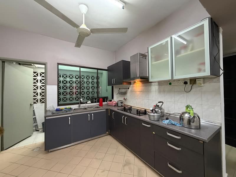 Condominium for Rent at Vista Komanwel A - Chin PT - Kitchen - PropertyGuru.com.my