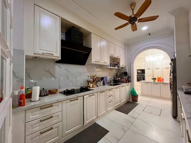 Semi-Detached House for Sale in Kajang (Selangor) - Hartini Binti Ismail - Kitchen - PropertyGuru.com.my