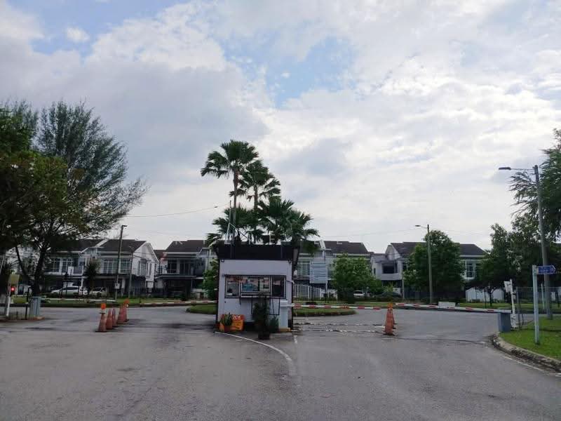 Semi-Detached House for Sale in Bandar Saujana Putra (Tanjong Duabelas) - Kylie Lee - Exterior - PropertyGuru.com.my