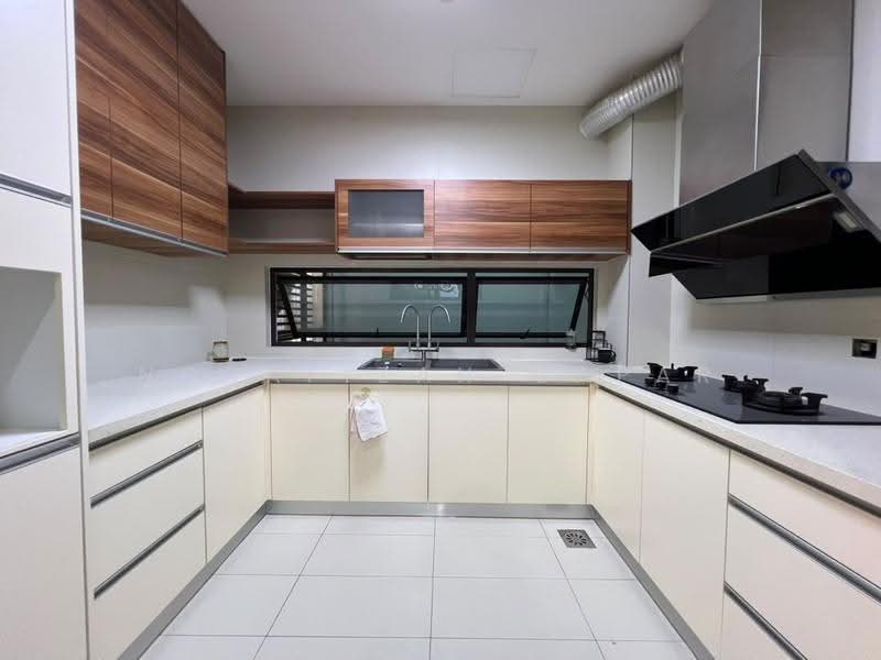 3-storey Terraced House for Rent in Cyberjaya (Selangor) - NoraFizah Gapar - Kitchen - PropertyGuru.com.my