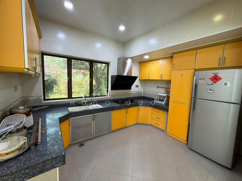 Bungalow House for Rent in Country Heights (Kajang) - Hugo Gooi - Kitchen - PropertyGuru.com.my