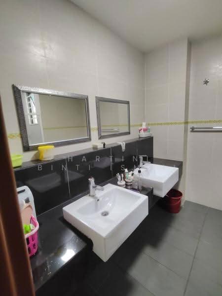 2-storey Terraced House for Sale in Alam Impian (Shah Alam) - Hartini Binti Ismail - Bathroom - PropertyGuru.com.my