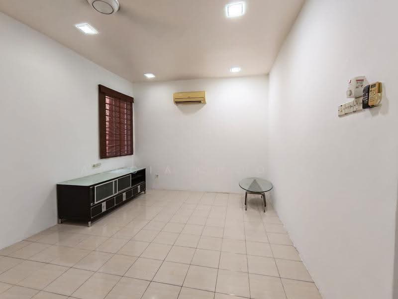 Rumah Bandar untuk Disewa di Sungai Long (Bandar Sungai Long) - Alicia Choong - Living Room - PropertyGuru.com.my