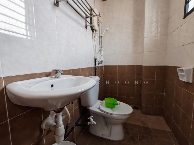 Rumah Bandar untuk Disewa di Sungai Long (Bandar Sungai Long) - Alicia Choong - Bathroom - PropertyGuru.com.my