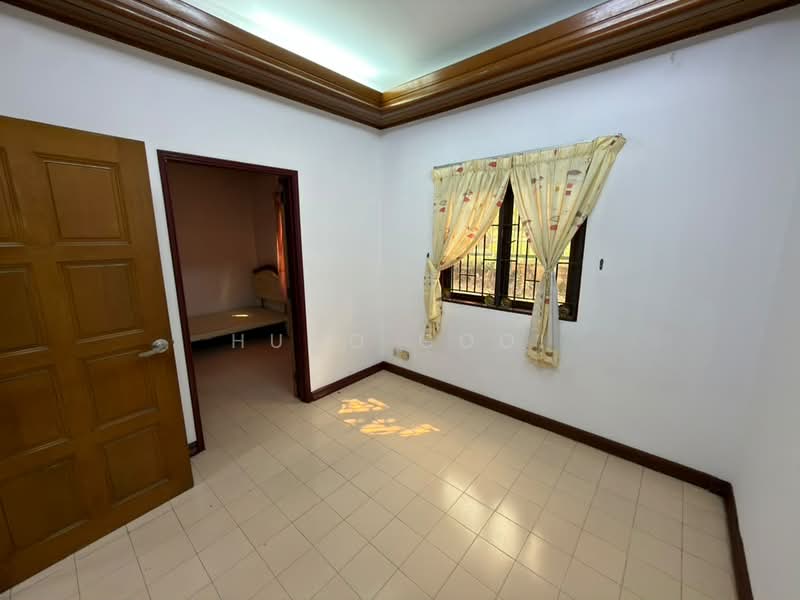 Bungalow House untuk Dijual di Country Heights (Kajang) - Hugo Gooi - Bedroom - PropertyGuru.com.my