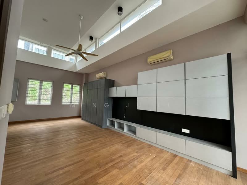 4.5-storey Terraced House for Sale in Happy Garden (Kuchai Lama) - Ming Ju Li - Living Room - PropertyGuru.com.my
