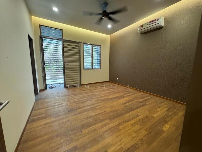 4.5-storey Terraced House for Sale in Happy Garden (Kuchai Lama) - Ming Ju Li - PropertyGuru.com.my