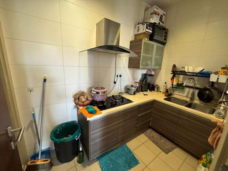 4.5-storey Terraced House for Sale in Happy Garden (Kuchai Lama) - Ming Ju Li - Kitchen - PropertyGuru.com.my
