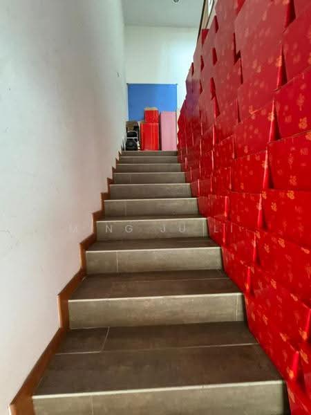 4.5-storey Terraced House for Sale in Happy Garden (Kuchai Lama) - Ming Ju Li - Corridor - PropertyGuru.com.my