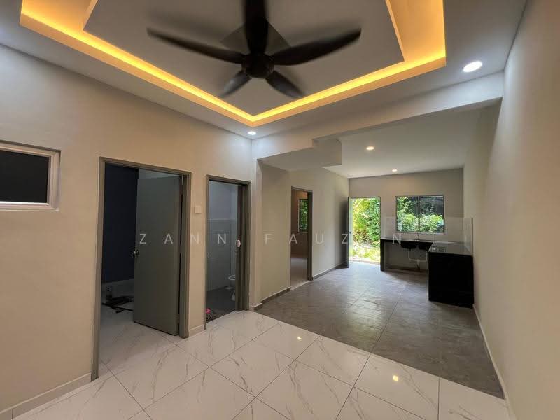 Rumah Teres 2-Tingkat untuk Dijual di Bukit Sentosa (Rawang) - Zann Fauzan - Kitchen - PropertyGuru.com.my