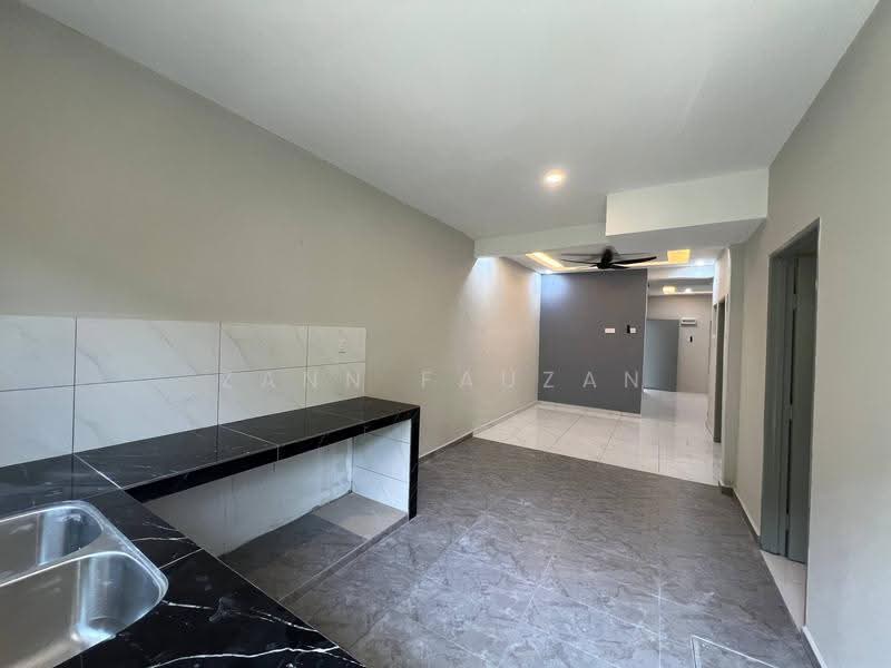 Rumah Teres 2-Tingkat untuk Dijual di Bukit Sentosa (Rawang) - Zann Fauzan - Kitchen - PropertyGuru.com.my