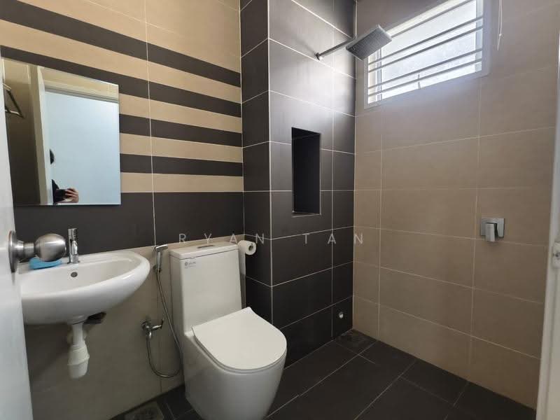 Rumah Teres untuk Dijual di Johor Bahru (Johor) - Ryan Tan - Bathroom - PropertyGuru.com.my