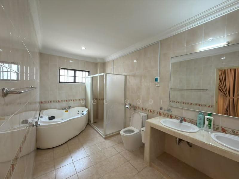 Bungalow House untuk Disewa di Bandar Baru Sri Petaling (Sri Petaling) - Hugo Gooi - Bathroom - PropertyGuru.com.my