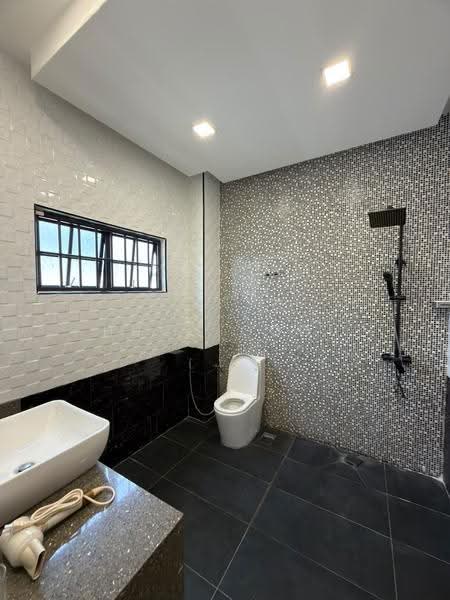 Bungalow House untuk Disewa di Bandar Baru Sri Petaling (Sri Petaling) - Hugo Gooi - Bathroom - PropertyGuru.com.my
